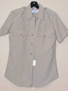 Flying Cross Women's Law Inforcement Uniform Shirt Tan Short Sleeve Size 32